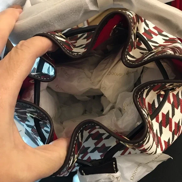 Dooney & Bourke Houndstooth Drawstring Crossbody!! 😍 NWT!! - Picture 6 of 11